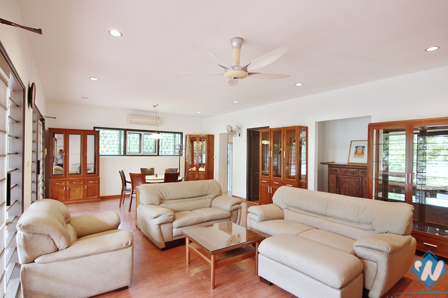 A radiance modern single- story bungalow, 3 bedroom for rent in Tay Ho	